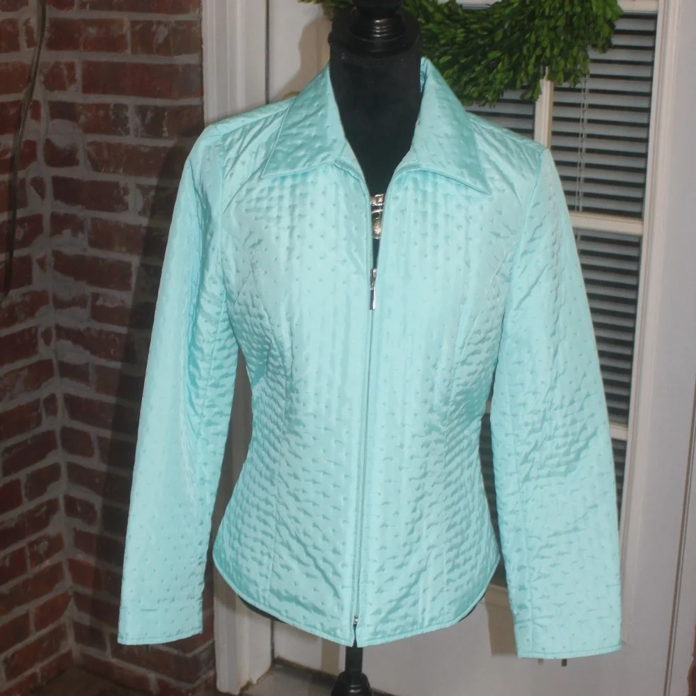 Talbot's Ladies aqua lightweight jacket indented dots long sleeve sz 4…Like New…